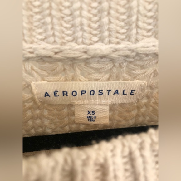 Aeropostale Cold shoulder sweater - Picture 6 of 6